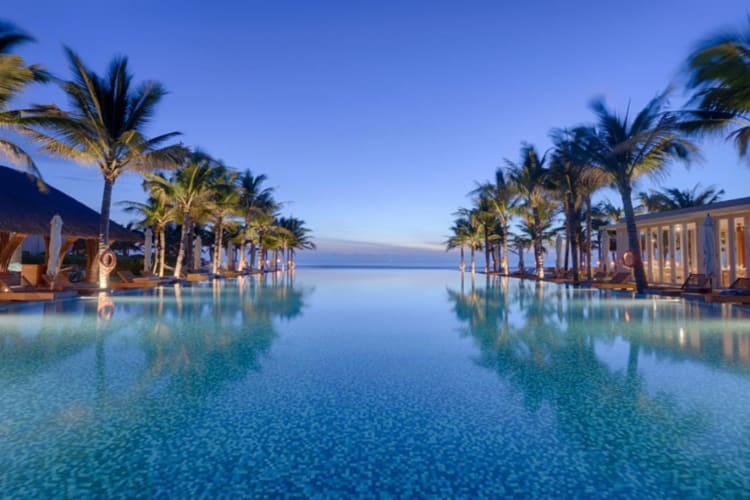 Infinity pool